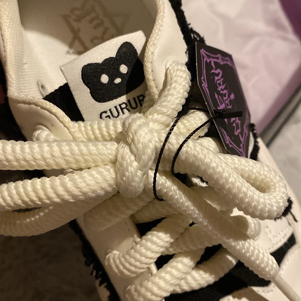***NWT*** GURURU GOTH PLATFORM CANVAS SNEAKERS - Picture 4 of 16